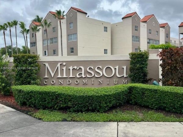 6115 NW 186th St , Unit 301, Hialeah, FL 33015