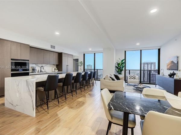 398 NE 5th St , Unit 3718-3719, Miami, FL 33132