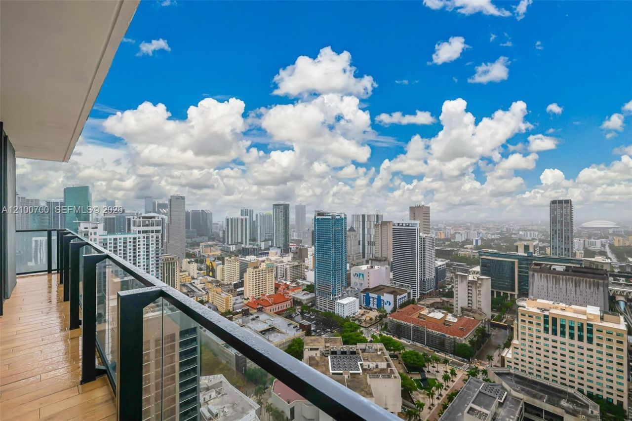 398 NE 5th St , Unit 3718-3719, Miami, FL 33132 Photo