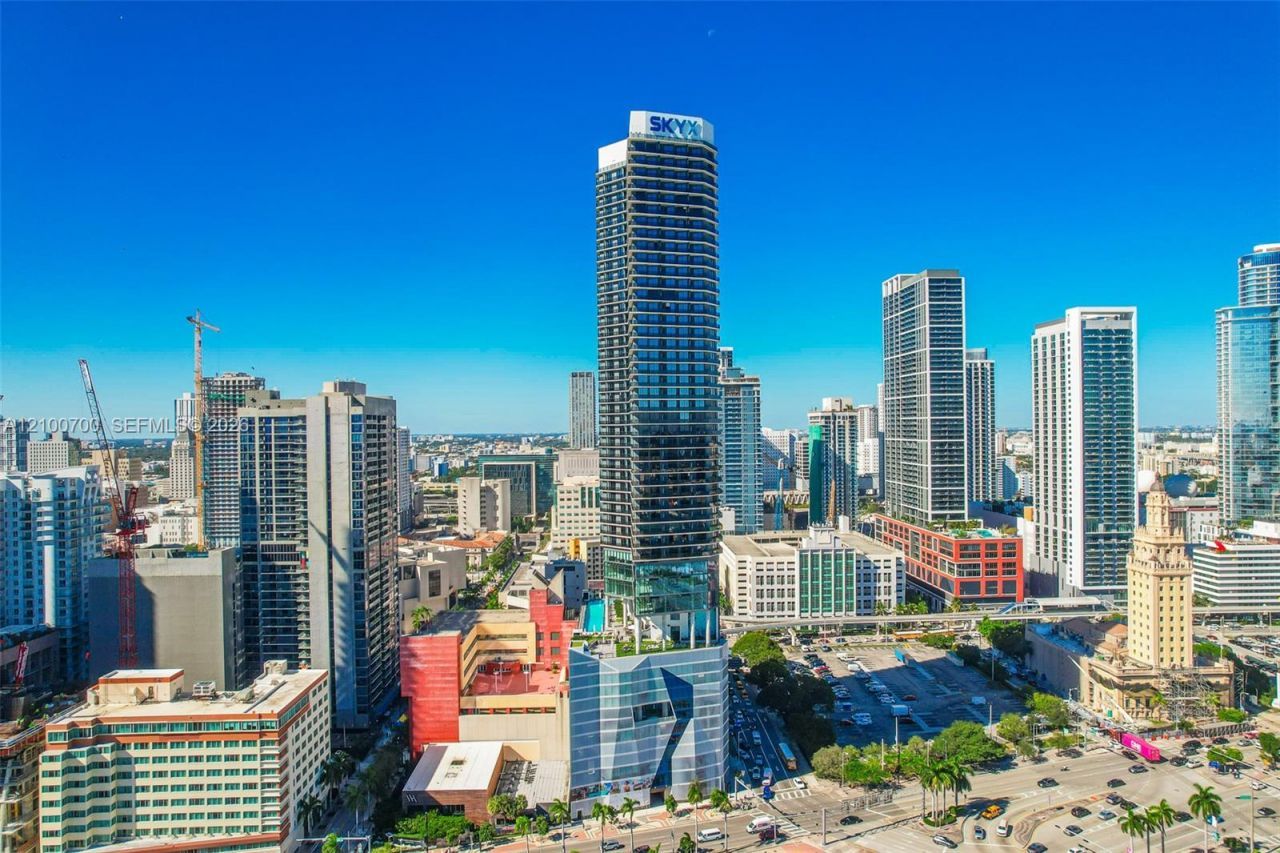 398 NE 5th St , Unit 3718-3719, Miami, FL 33132 Photo