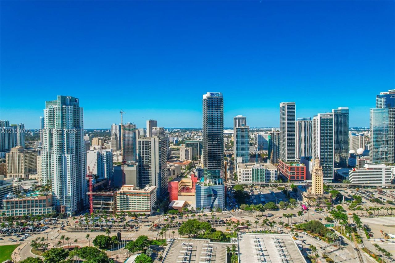 398 NE 5th St , Unit 3718-3719, Miami, FL 33132 Photo