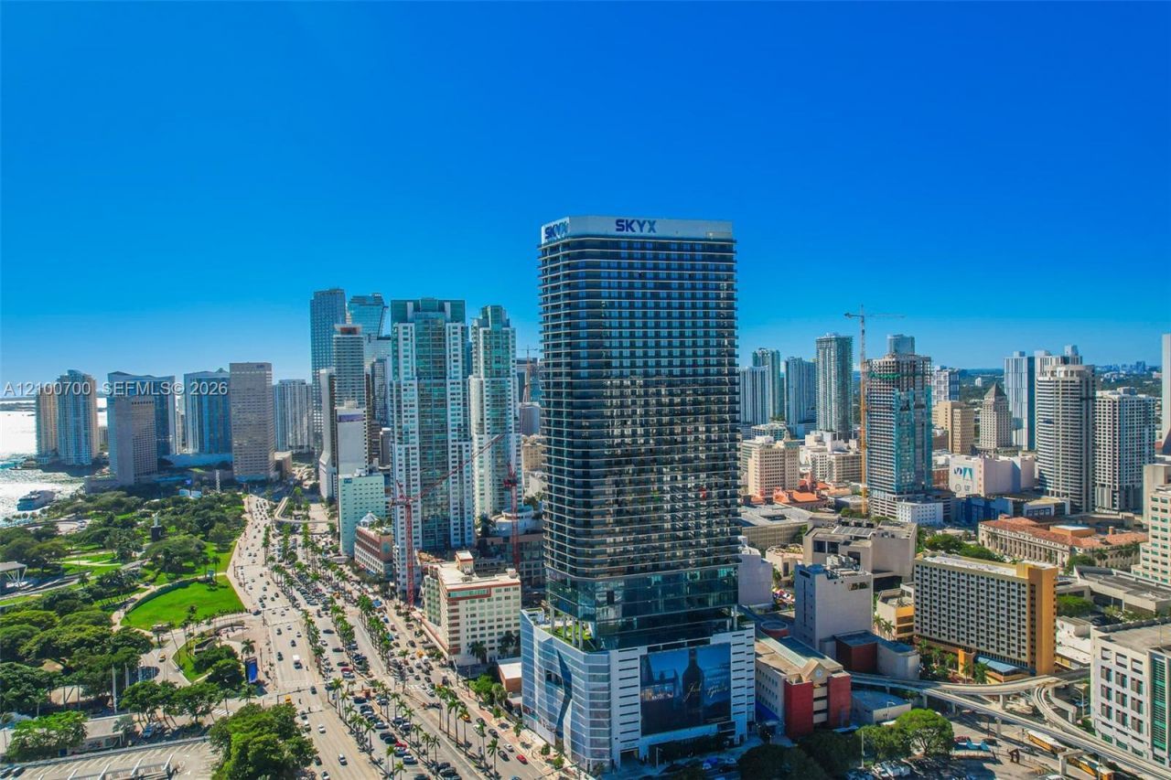 398 NE 5th St , Unit 3718-3719, Miami, FL 33132 Photo