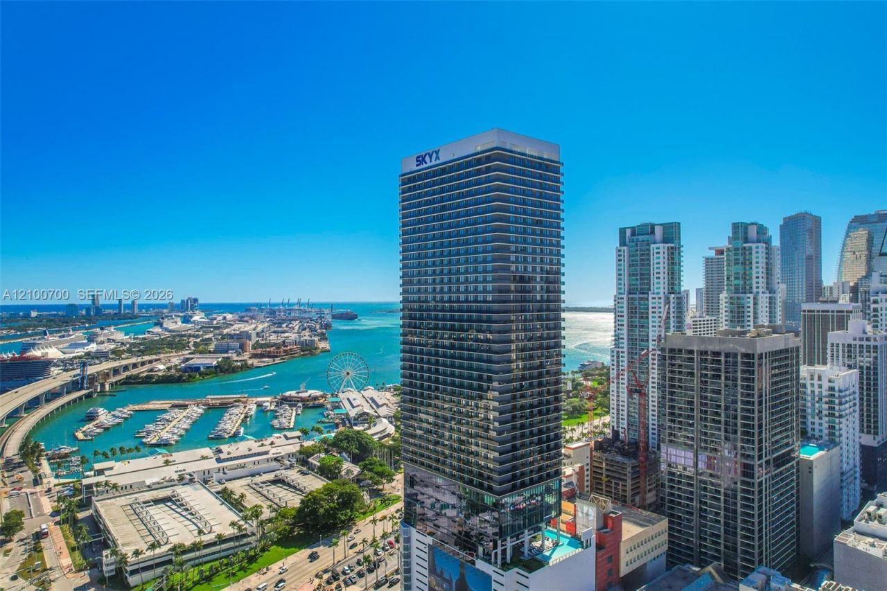 398 NE 5th St , Unit 3718-3719, Miami, FL 33132 Photo