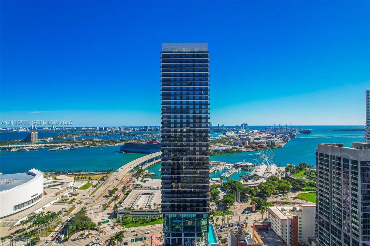 398 NE 5th St , Unit 3718-3719, Miami, FL 33132 Photo