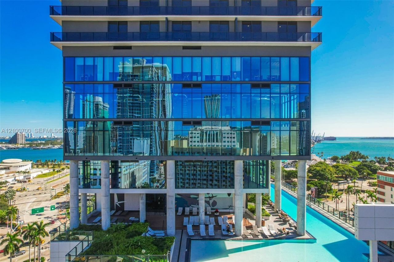 398 NE 5th St , Unit 3718-3719, Miami, FL 33132 Photo