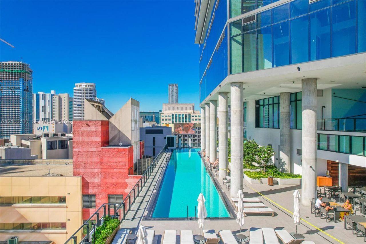 398 NE 5th St , Unit 3718-3719, Miami, FL 33132 Photo