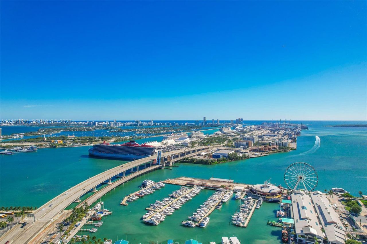 398 NE 5th St , Unit 3718-3719, Miami, FL 33132 Photo