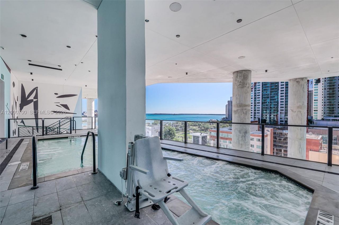 398 NE 5th St , Unit 3718-3719, Miami, FL 33132 Photo
