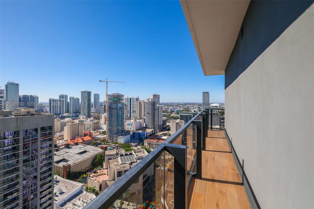 398 NE 5th St , Unit 3718-3719, Miami, FL 33132 Photo
