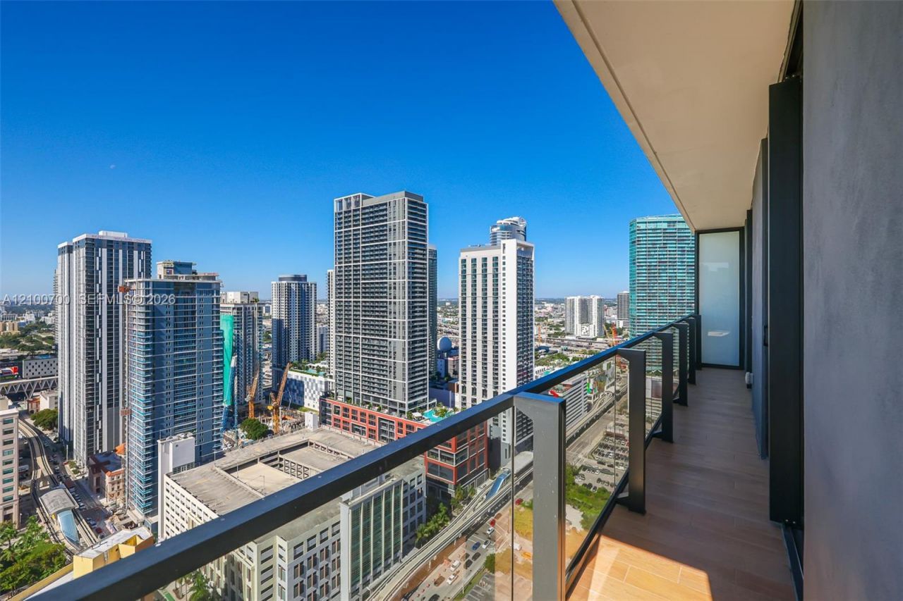 398 NE 5th St , Unit 3718-3719, Miami, FL 33132 Photo