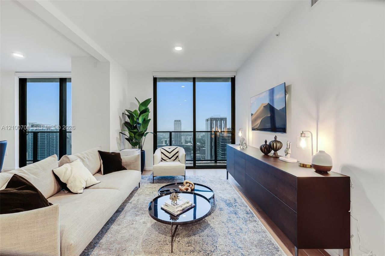 398 NE 5th St , Unit 3718-3719, Miami, FL 33132 Photo