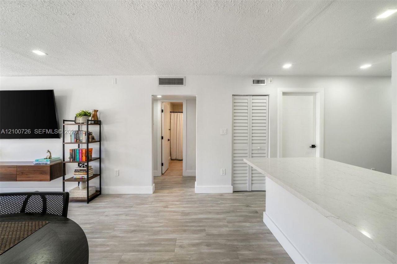 8267 SW 128th St , Unit 115, Pinecrest, FL 33156 Photo