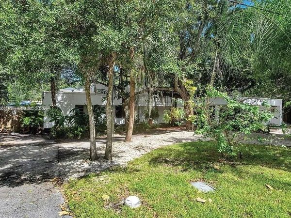 5845 SW 88th St, South Miami, FL 33156