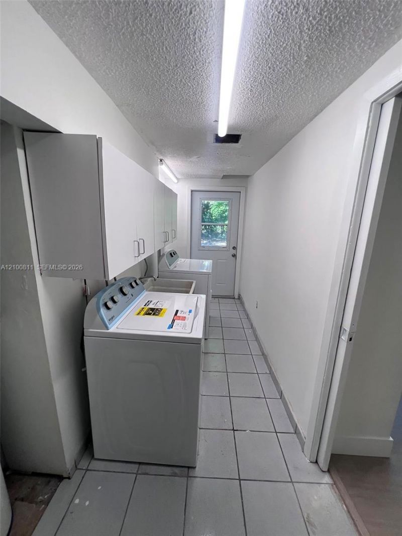 5845 SW 88th St, South Miami, FL 33156 Photo