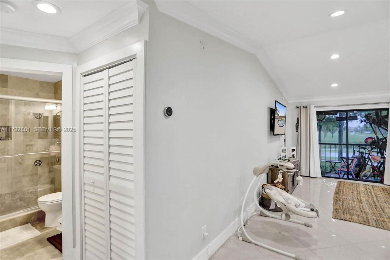 9395 Boca Cove Circle, Unit 1208, Boca Raton, FL 33428 Photo