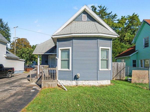 2204 E Michigan Avenue, Jackson, MI 49202