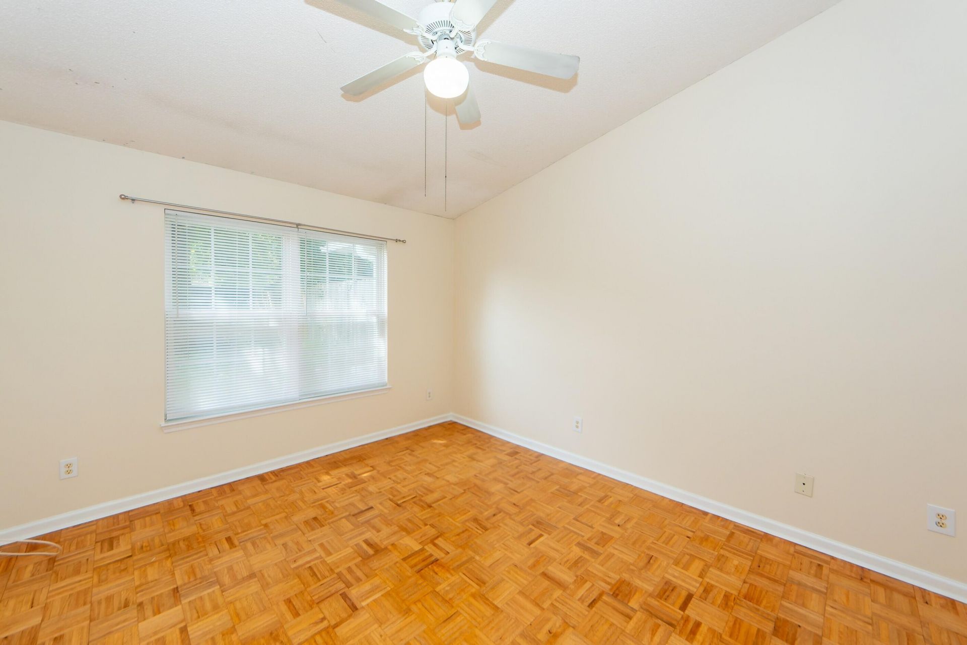 1421 Amanda Park Lane Photo 12
