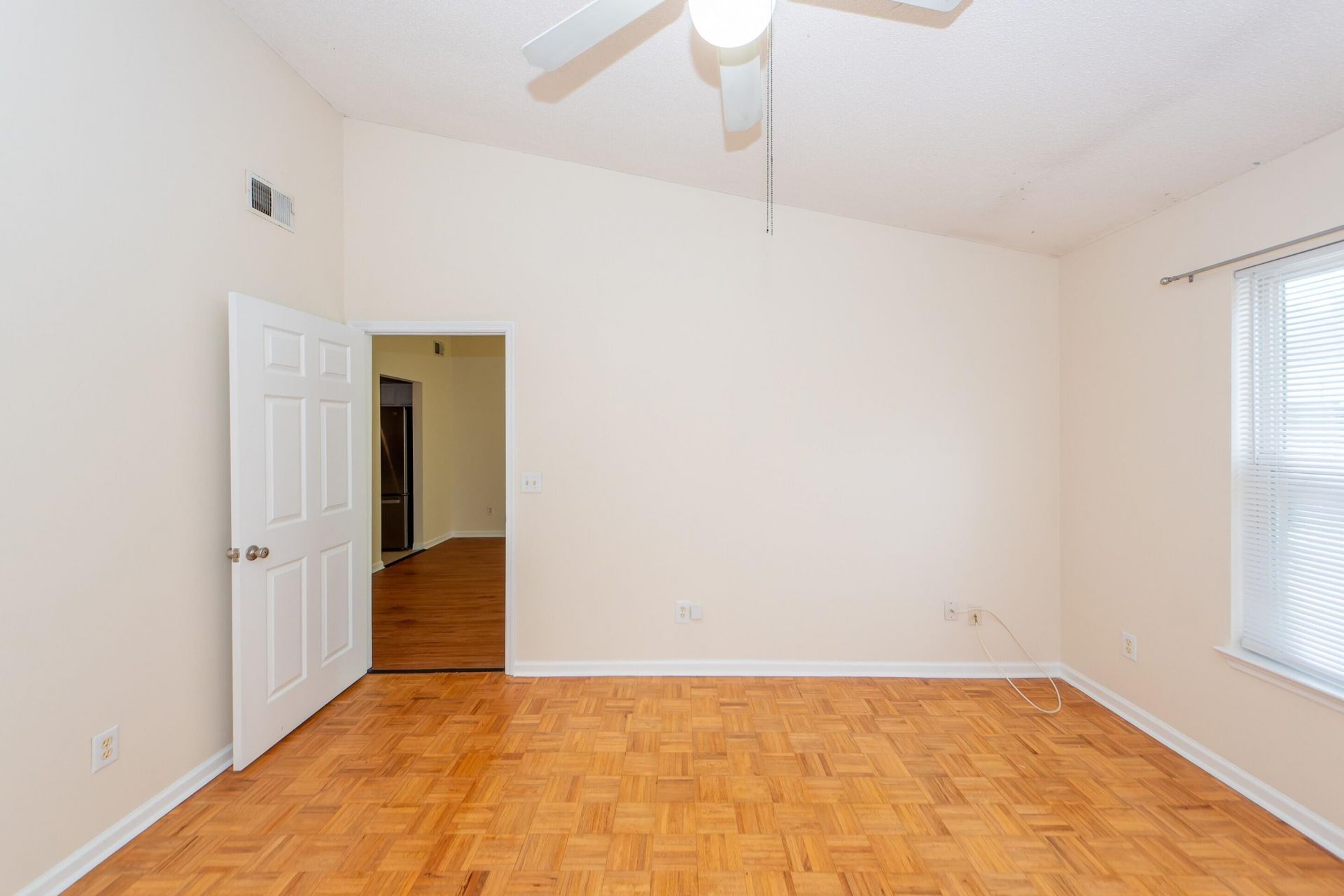 1421 Amanda Park Lane Photo 14