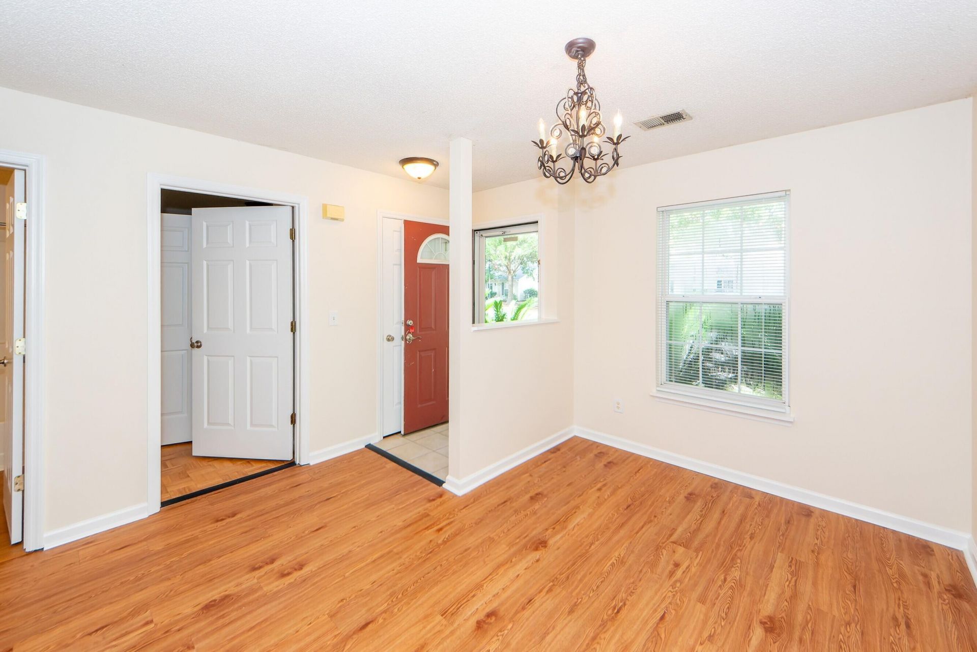 1421 Amanda Park Lane Photo 5