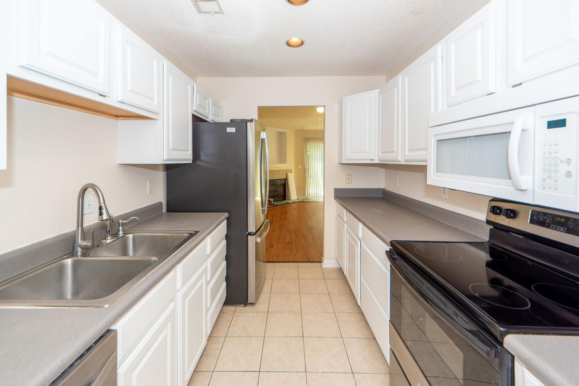 1421 Amanda Park Lane Photo 6