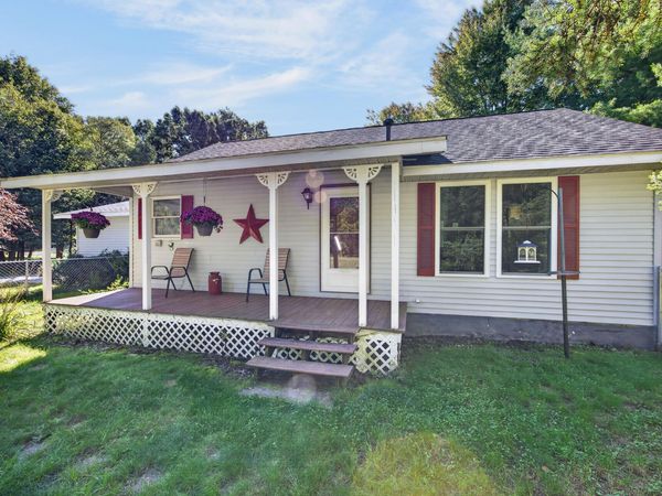 913 E High Street, Greenville, MI 48838