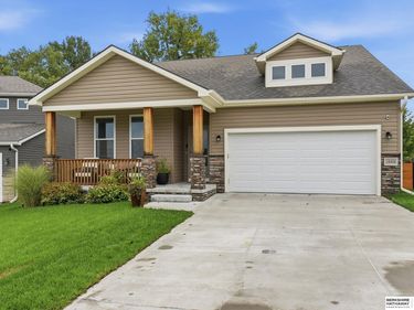 18406 Emiline Street, Omaha, NE 68136