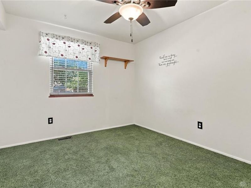 562 Hathaway Trail, Tipp City, OH 45371 Photo 12