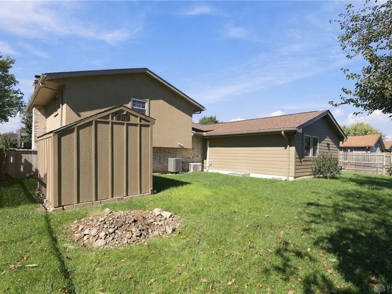 562 Hathaway Trail, Tipp City, OH 45371 Photo 33