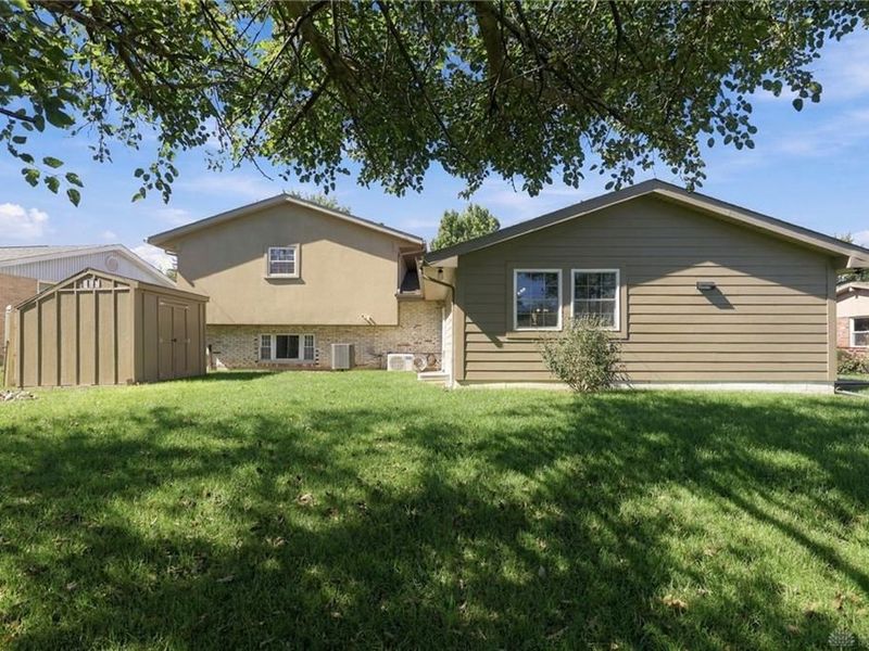 562 Hathaway Trail, Tipp City, OH 45371 Photo 36