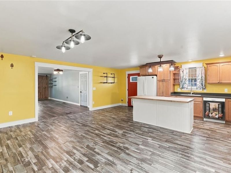 562 Hathaway Trail, Tipp City, OH 45371 Photo 7