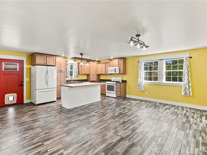 562 Hathaway Trail, Tipp City, OH 45371 Photo 8