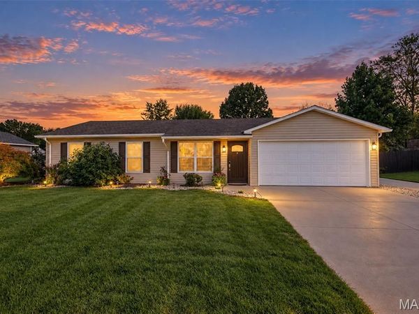 6905 W Main Street , Maryville, IL 62062
