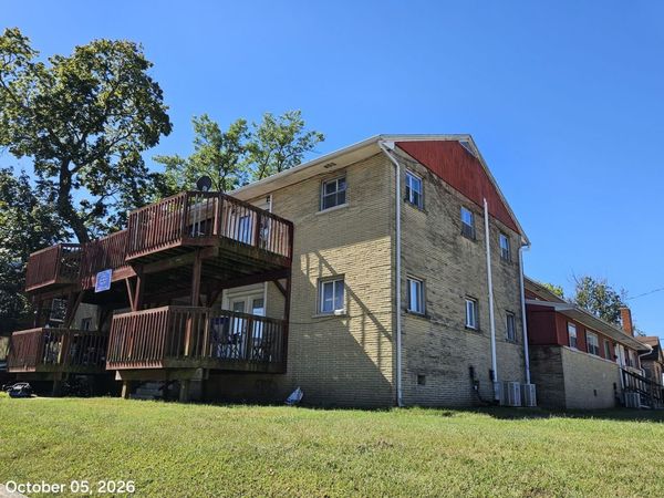 700 S Poplar Street , Carbondale, IL 62901