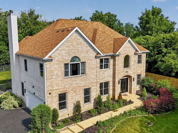 1685 Marion Street , Roselle, IL 60172