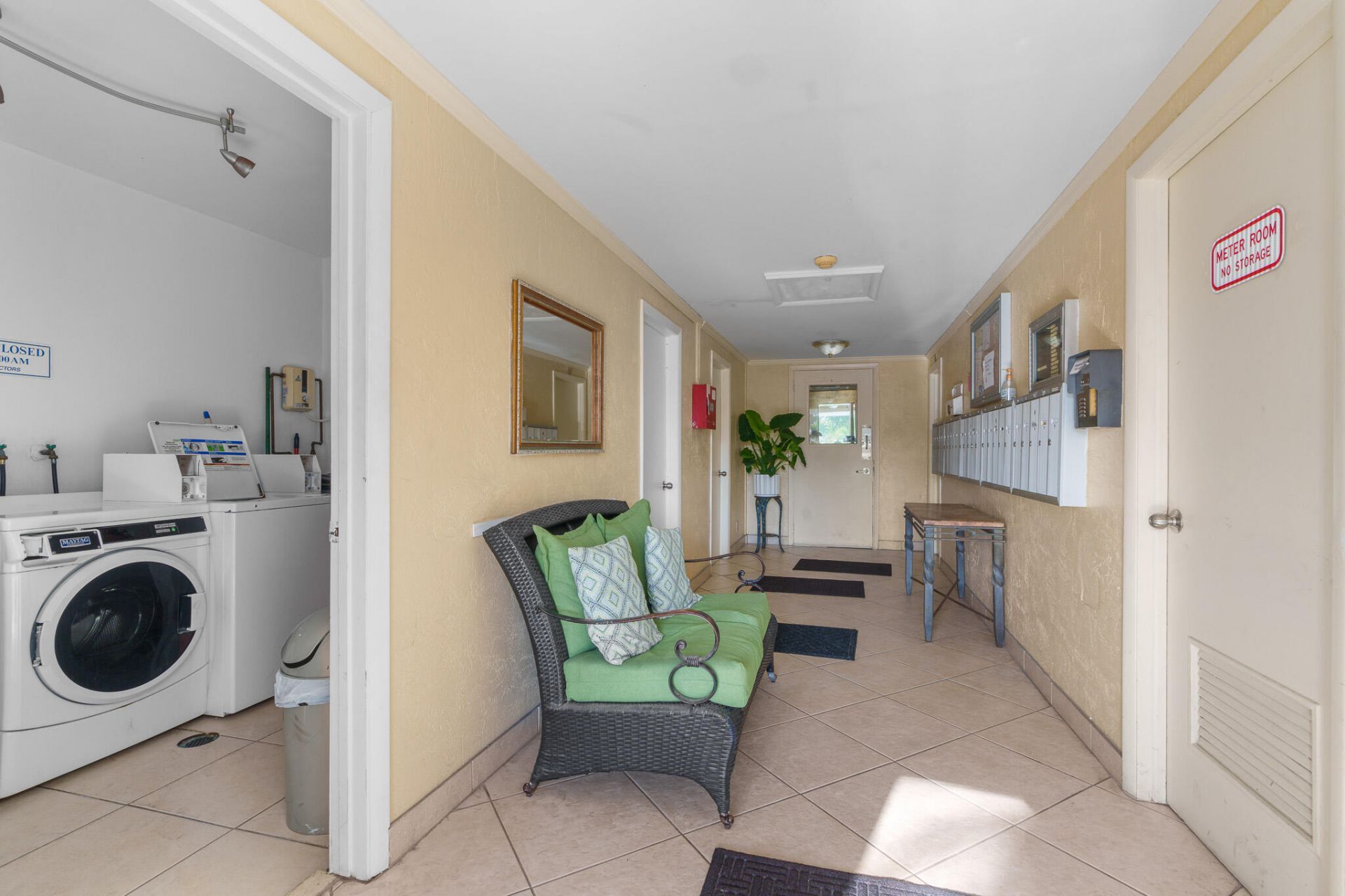 2400 NE 33rd Avenue, Unit 209, Fort Lauderdale, FL 33305 Photo