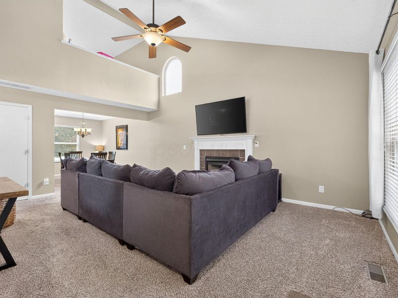 9214 Windy Creek Drive , Columbus, OH 43240 Photo 3