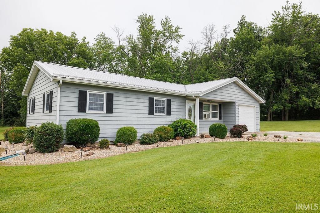 340 Carol Drive, Linton, IN 47441 Main Photo