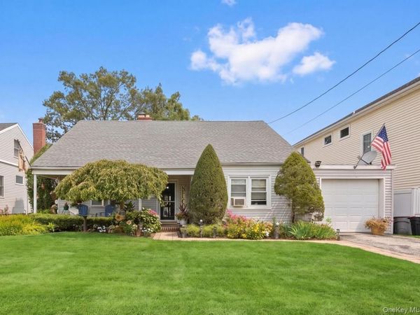 2906 Court Street, Oceanside, NY 11572