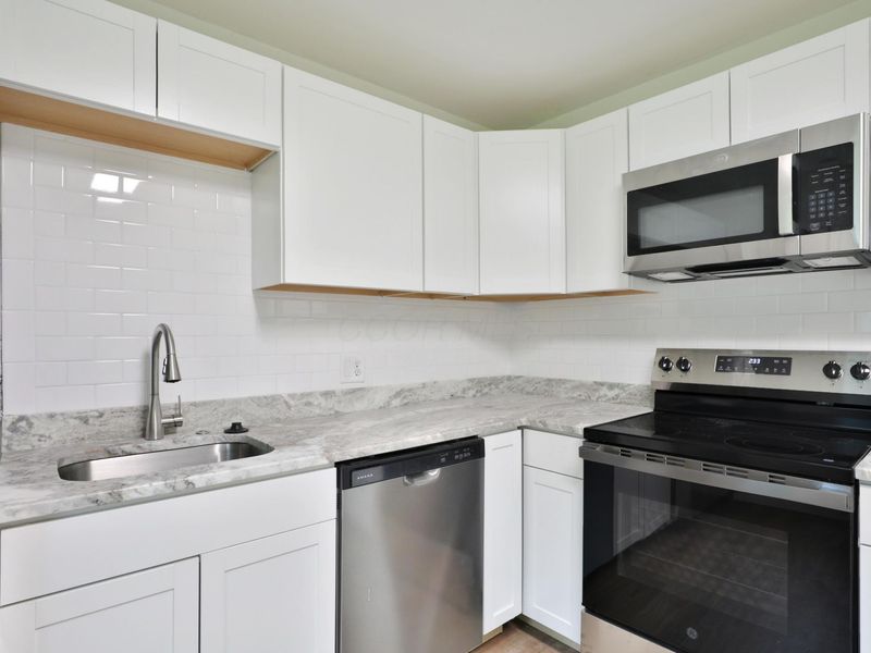 1044 Caniff Road , Columbus, OH 43221 Photo 10