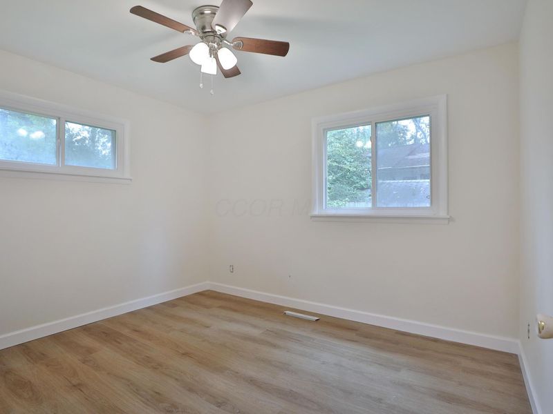 1044 Caniff Road , Columbus, OH 43221 Photo 16