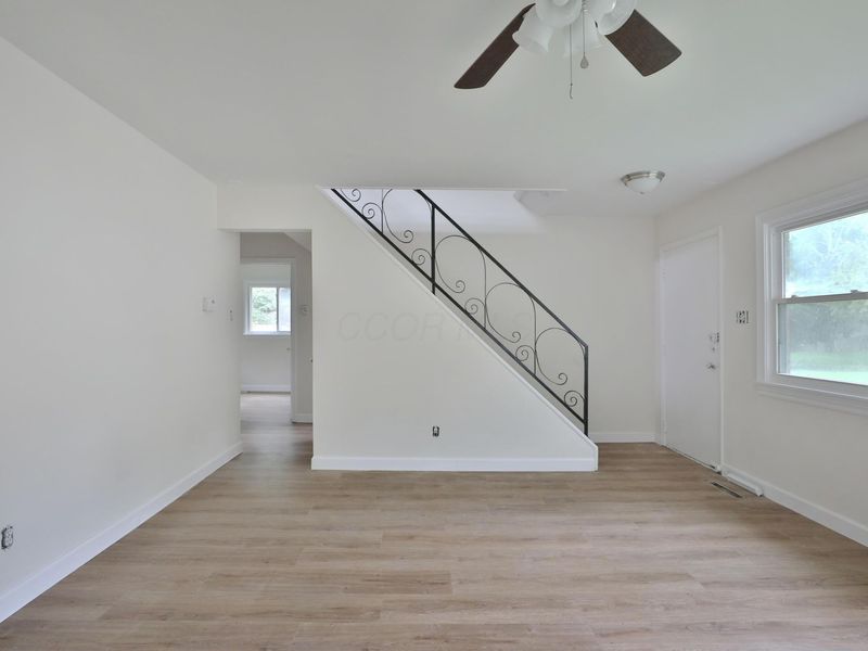 1044 Caniff Road , Columbus, OH 43221 Photo 6