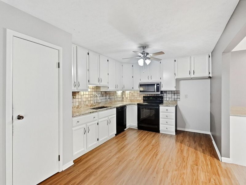 541 Saulsbury Court, Columbus, OH 43230 Photo 9