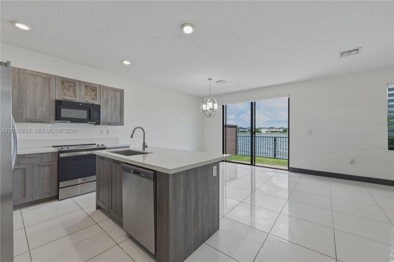 15965 NW 91st Ct , Unit 15965, Miami Lakes, FL 33018 Photo