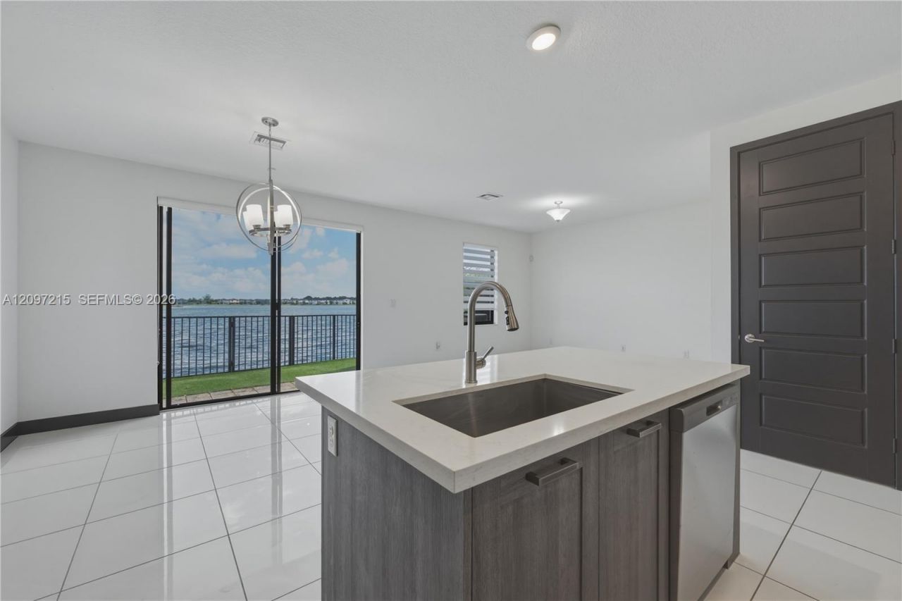 15965 NW 91st Ct , Unit 15965, Miami Lakes, FL 33018 Photo