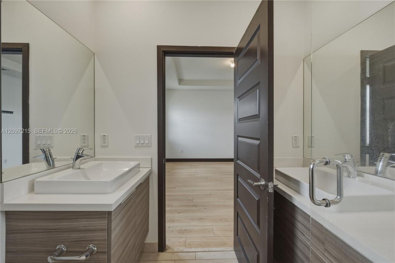 15965 NW 91st Ct , Unit 15965, Miami Lakes, FL 33018 Photo