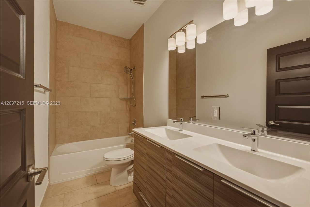 15965 NW 91st Ct , Unit 15965, Miami Lakes, FL 33018 Photo