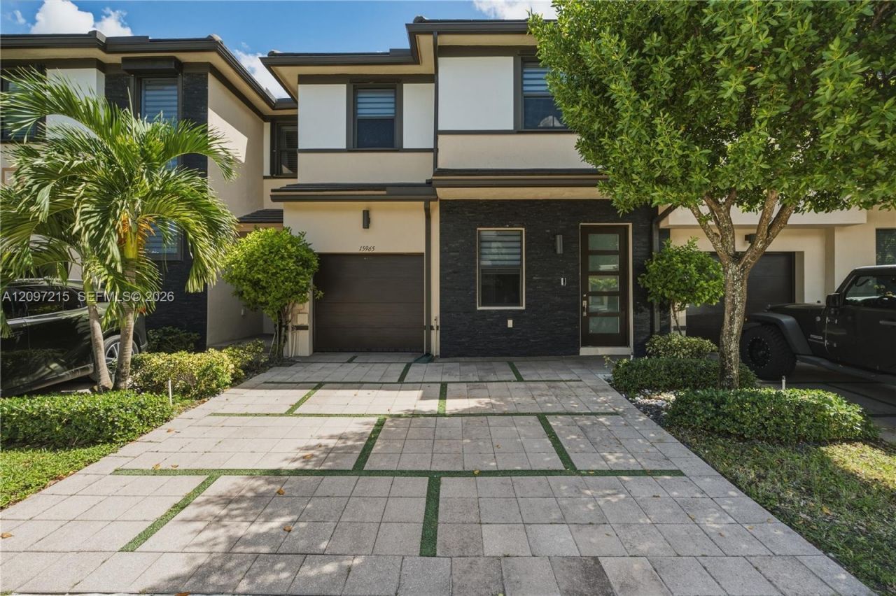 15965 NW 91st Ct , Unit 15965, Miami Lakes, FL 33018 Photo