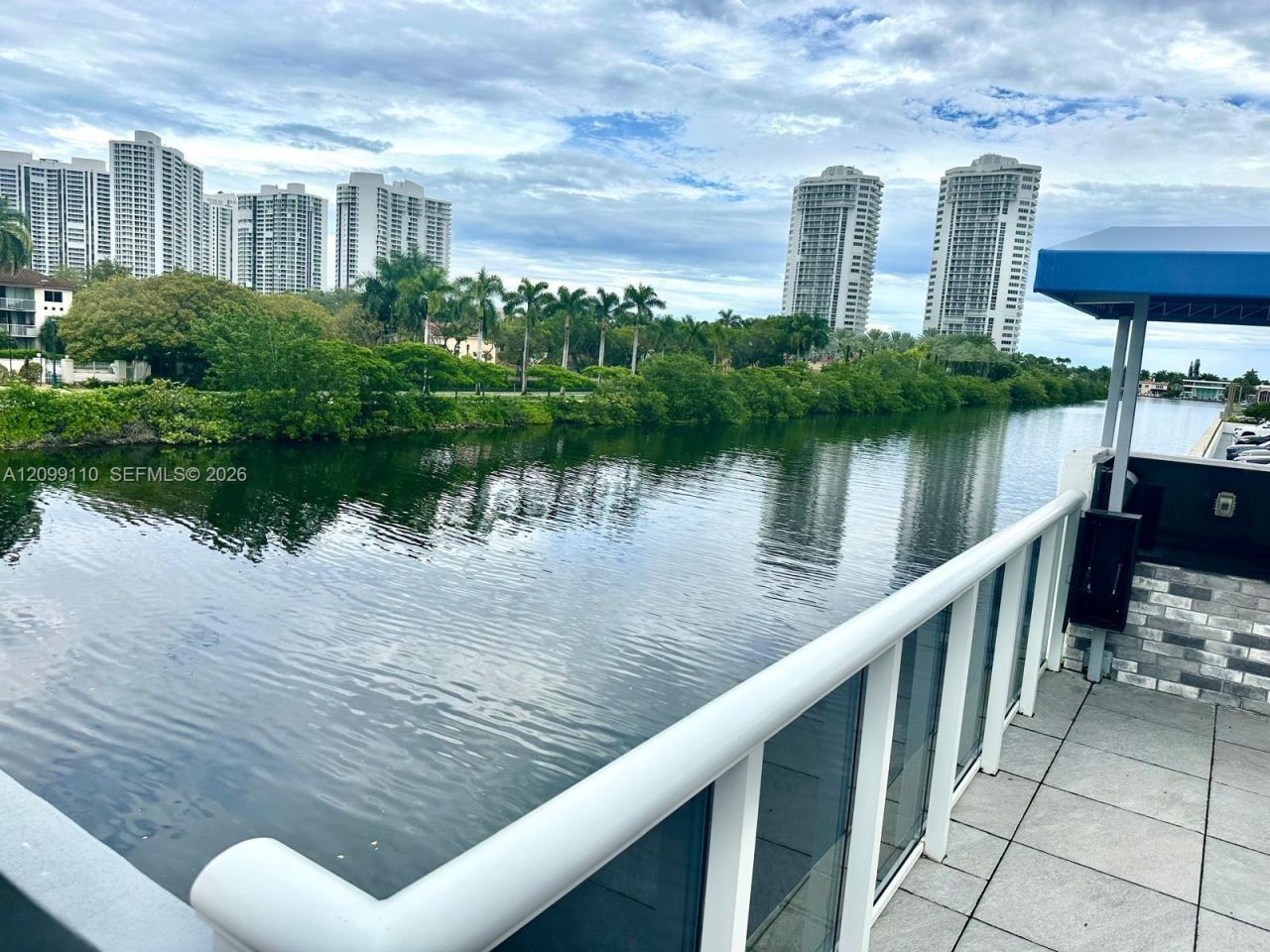 3675 N Country Club Dr , Unit 1504, Aventura, FL 33180 Photo