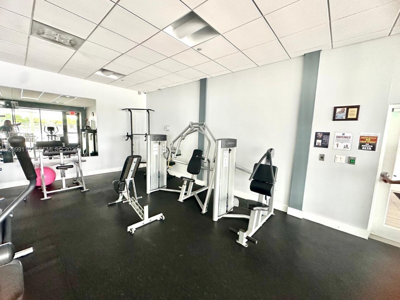3675 N Country Club Dr , Unit 1504, Aventura, FL 33180 Photo