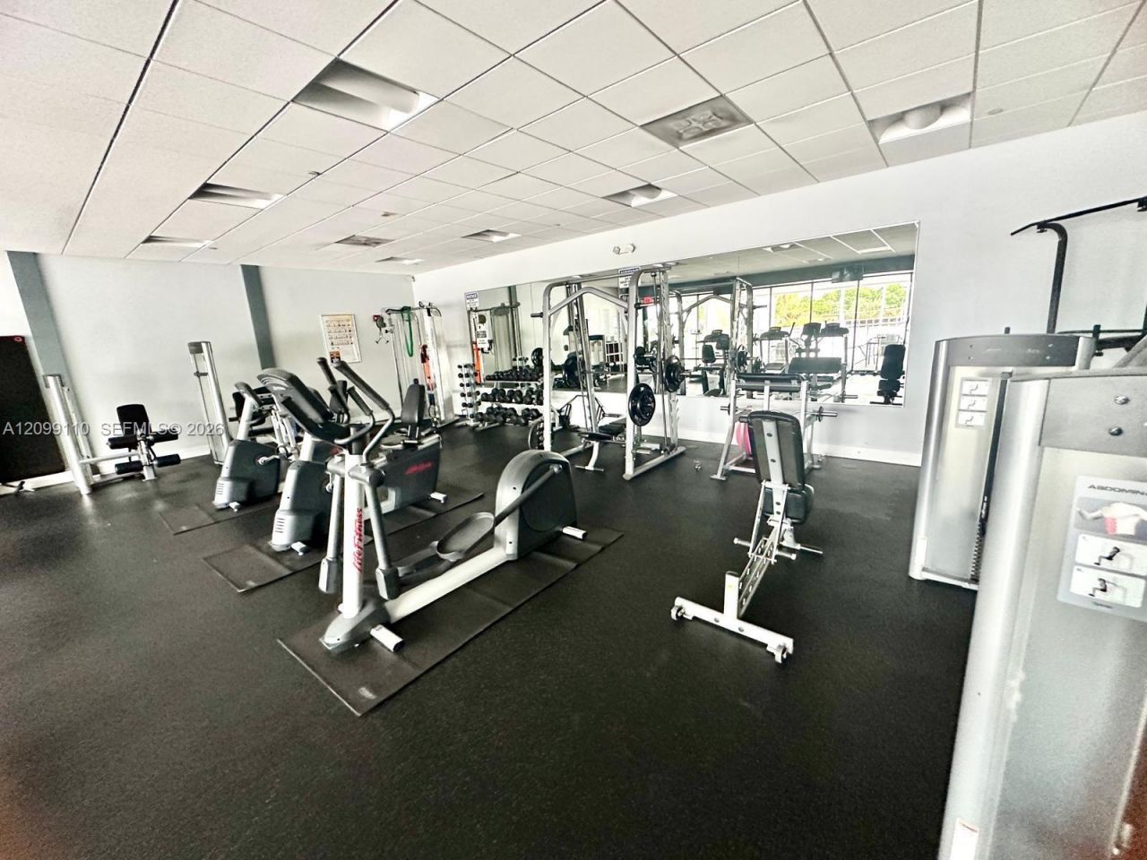 3675 N Country Club Dr , Unit 1504, Aventura, FL 33180 Photo